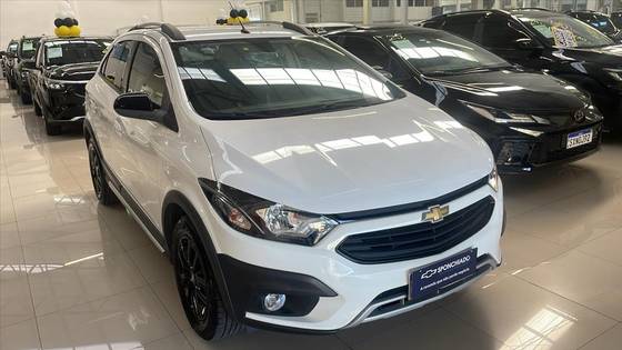 CHEVROLET ONIX 1.4 MPFI ACTIV 8V FLEX 4P AUTOMÁTICO